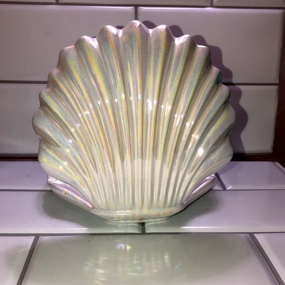 HOLIDAY SPECIAL- CLAM SHELL 3-Wick Candle Holder: Bath & Body Works - Picture 5 of 15